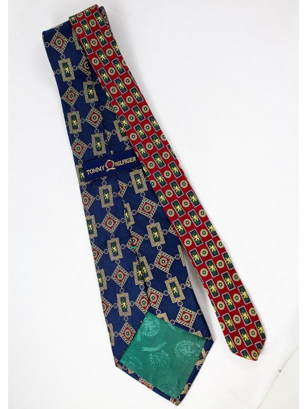 Tommy Hilfiger Men's 100% Italian Silk Blue Red Print Neck Tie 4" Width USA